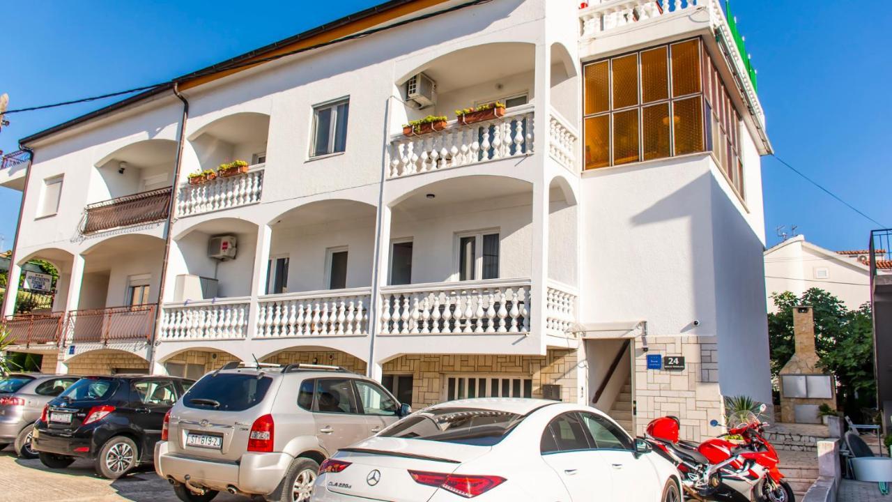 Apartments Curic Trogir Bagian luar foto