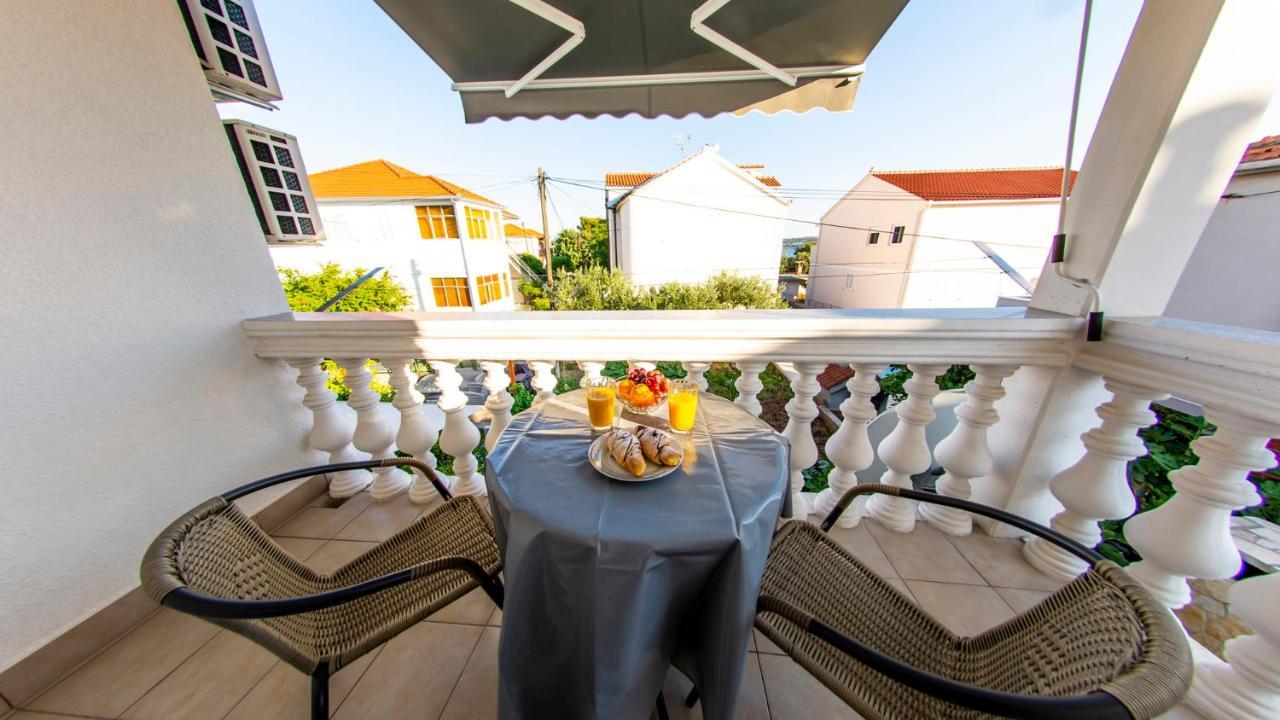 Apartments Curic Trogir Bagian luar foto