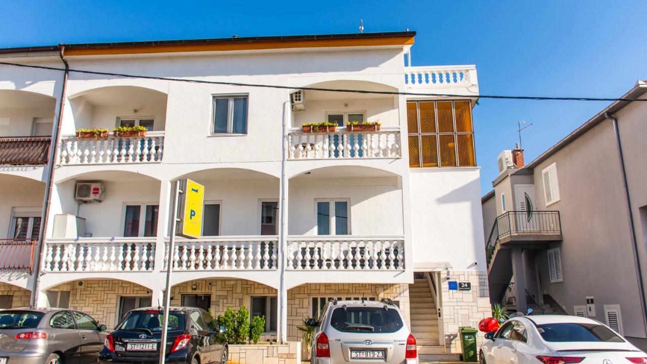 Apartments Curic Trogir Bagian luar foto