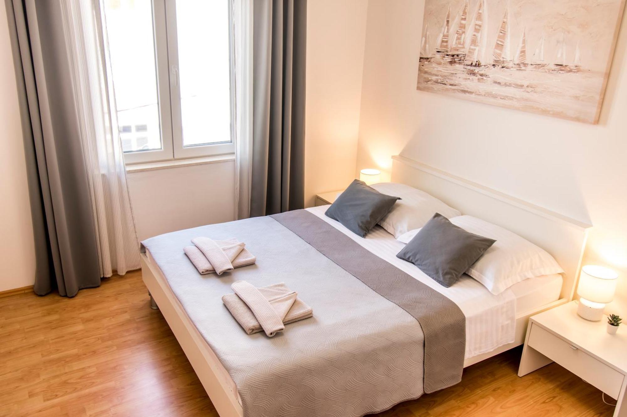 Apartments Curic Trogir Bagian luar foto