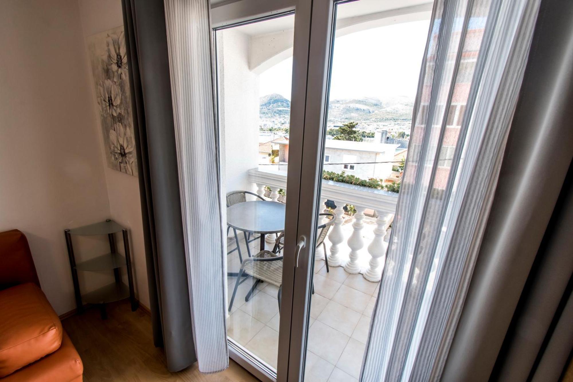 Apartments Curic Trogir Bagian luar foto